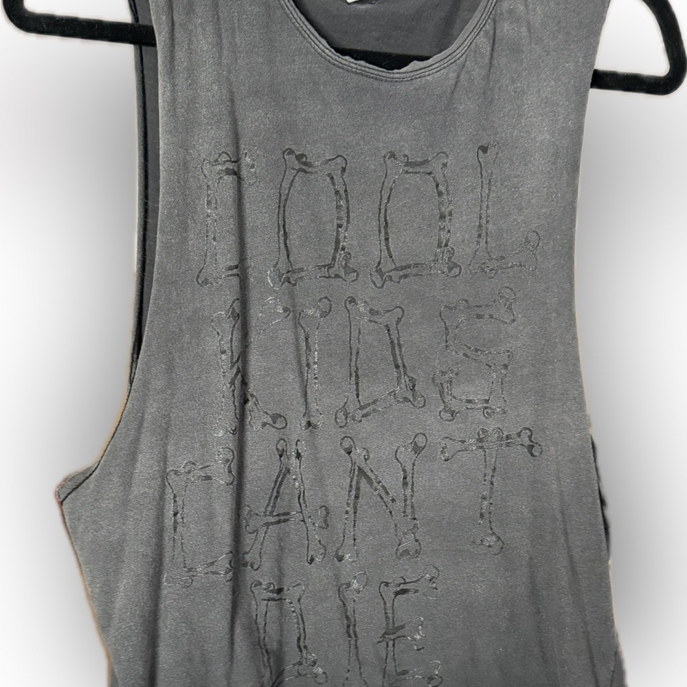 Vintage Gray Graphic Muscle Tank - 'Cool Kids Can’t Die’
